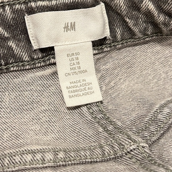 H&M Wide Large High Waist Divided Wide Leg Gray Wash Denim Jeans Size 18 New - Picture 10 of 11